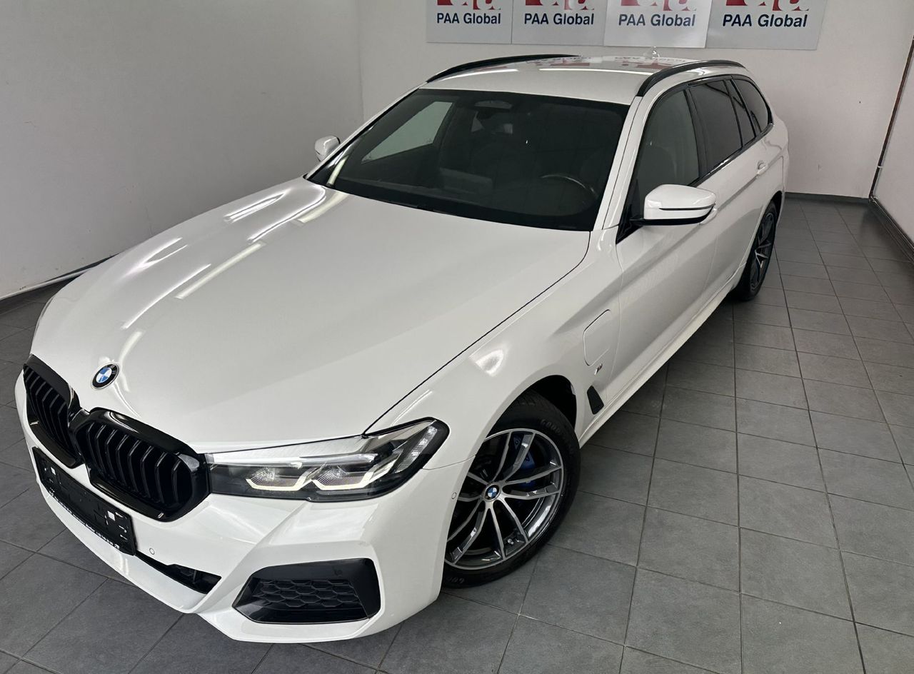 Zunanja slika - BMW Serija 5 - Touring: 530e  Avt.M Sport.4X4.NEMŠKI+4ALU.KAMERA.LED.AC - 2