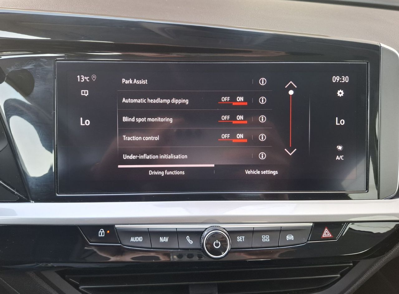 Zunanja slika - Opel Grandland - 1.2 TURBO 96KW - LEPO OHRANJEN - POTRJENA SERVISNA - 20