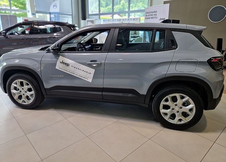 Zunanja slika - Jeep Avenger - 1.2 GSE 100 ALTITUDE + ZIMSKI BON - 4