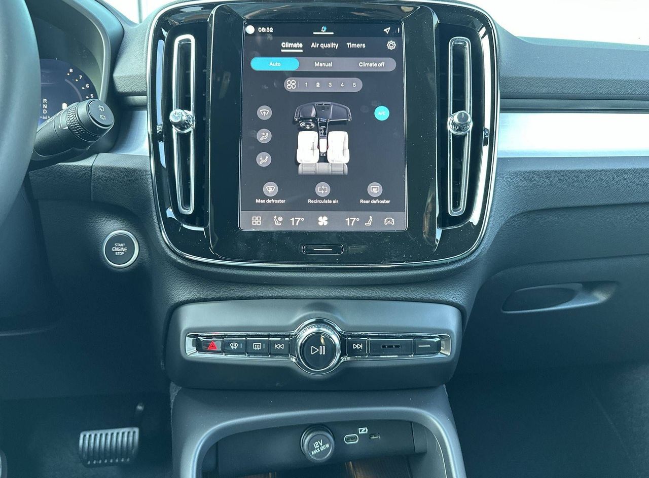 Zunanja slika - Volvo XC40 - B3 P Plus Dark AT DCT... - 18