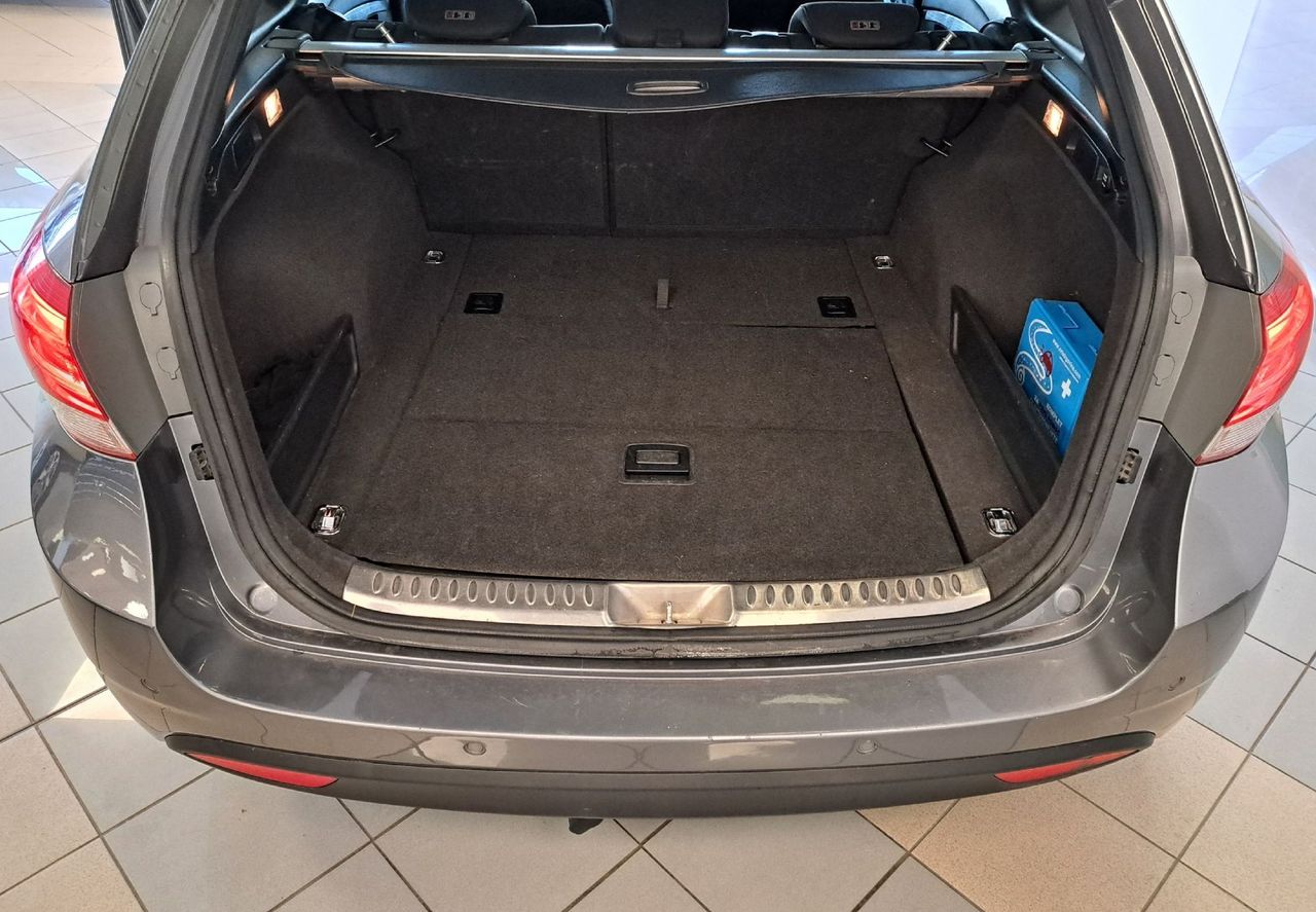 Zunanja slika - Hyundai i40 - 1.7 CRDI 85KW PREMIUM - LED NAVI HITRI KREDIT - - 16