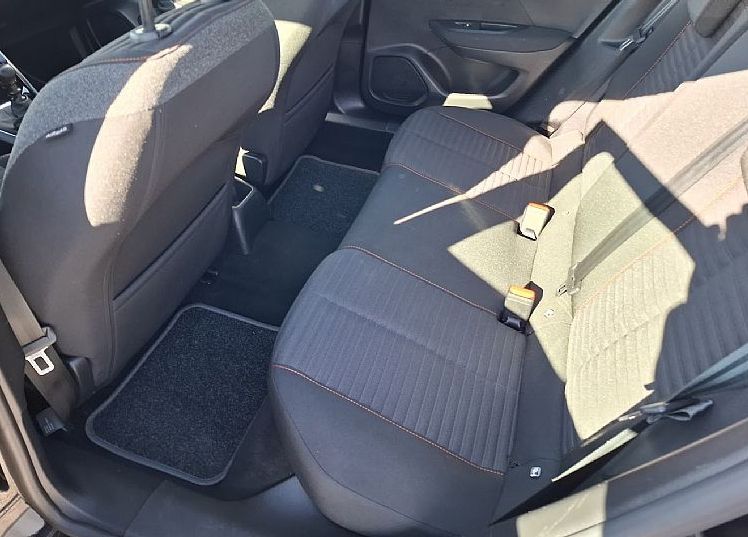 Zunanja slika - Peugeot 2008 - 1.2 100KM - samo 59.996 kilometrov - servisna zg. - 6