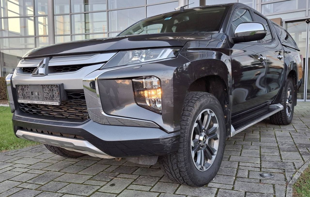 Zunanja slika - Mitsubishi L 200 - Doppelkabine 4WD DECEMBRSKA AKCIJA - 1