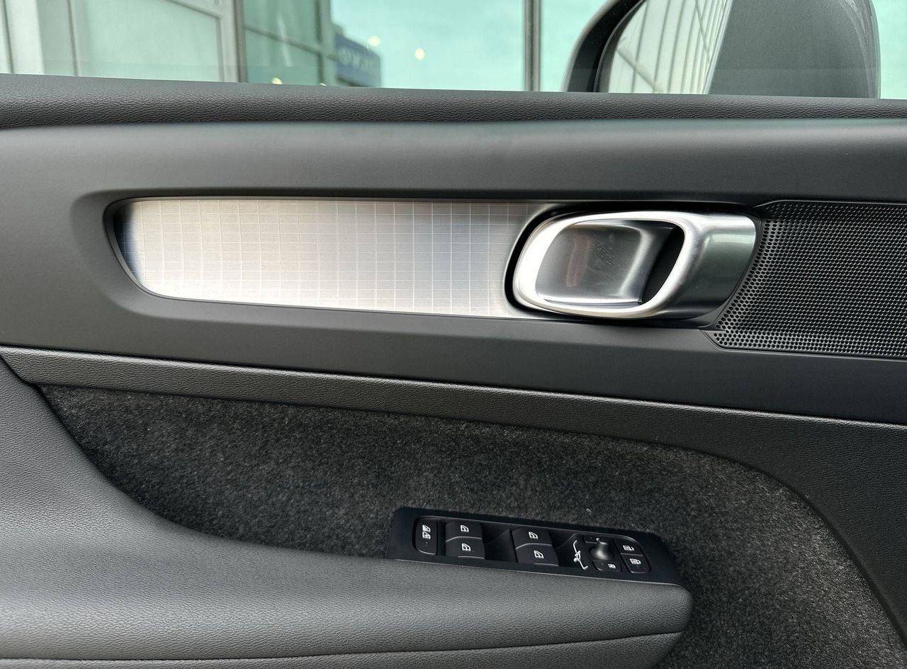 Zunanja slika - Volvo XC40 - B3 P Core AT DCT... - 13