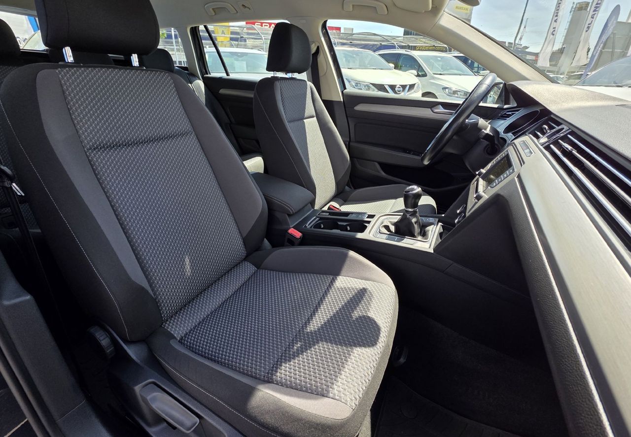 Zunanja slika - VW Passat - Variant 1.6 TDI BMT Comfortline.NAVI.GRETJE SEDŽEV. - 9
