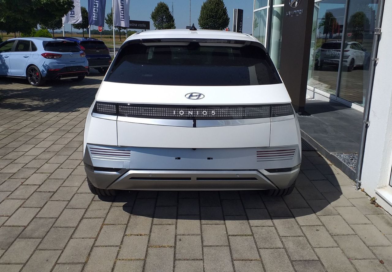 Zunanja slika - Hyundai Ioniq 5 - 168kW PREMIUM 84kWh .VOZILA V PRIHODU - 5