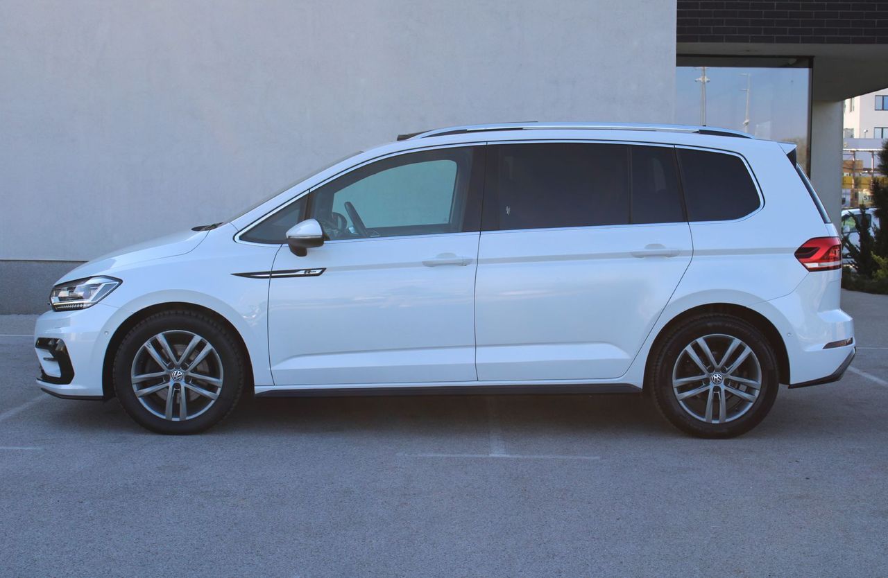 Zunanja slika - VW Touran - 2.0 TDI BMT R-Line 110  150  KLJUKA PANO NAVI - 4