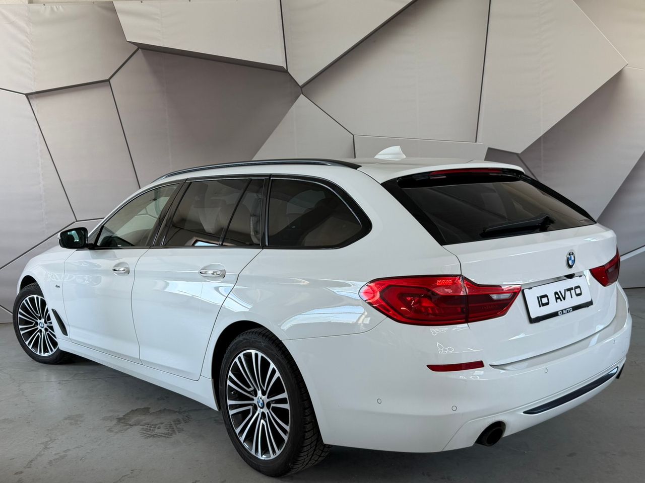 Zunanja slika - BMW Serija 5 - 520d Touring Avt. - 7