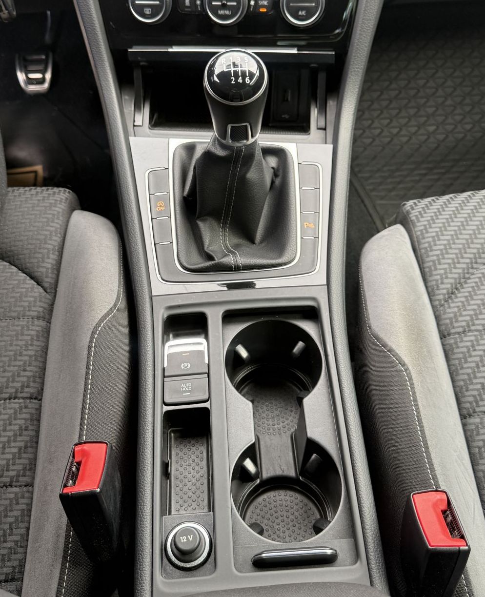 Zunanja slika - VW Golf - 1.5TSI R-Line WEBASTO-LED-VIRTUAL-6rSed-AMB-ACC-DE - 13