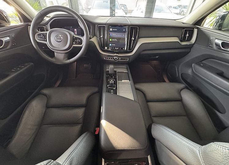 Zunanja slika - Volvo XC60 - B4  D  Plus Dark AT FWD.NAVY.FULL LED.GRETJE SEDEŽ - 11