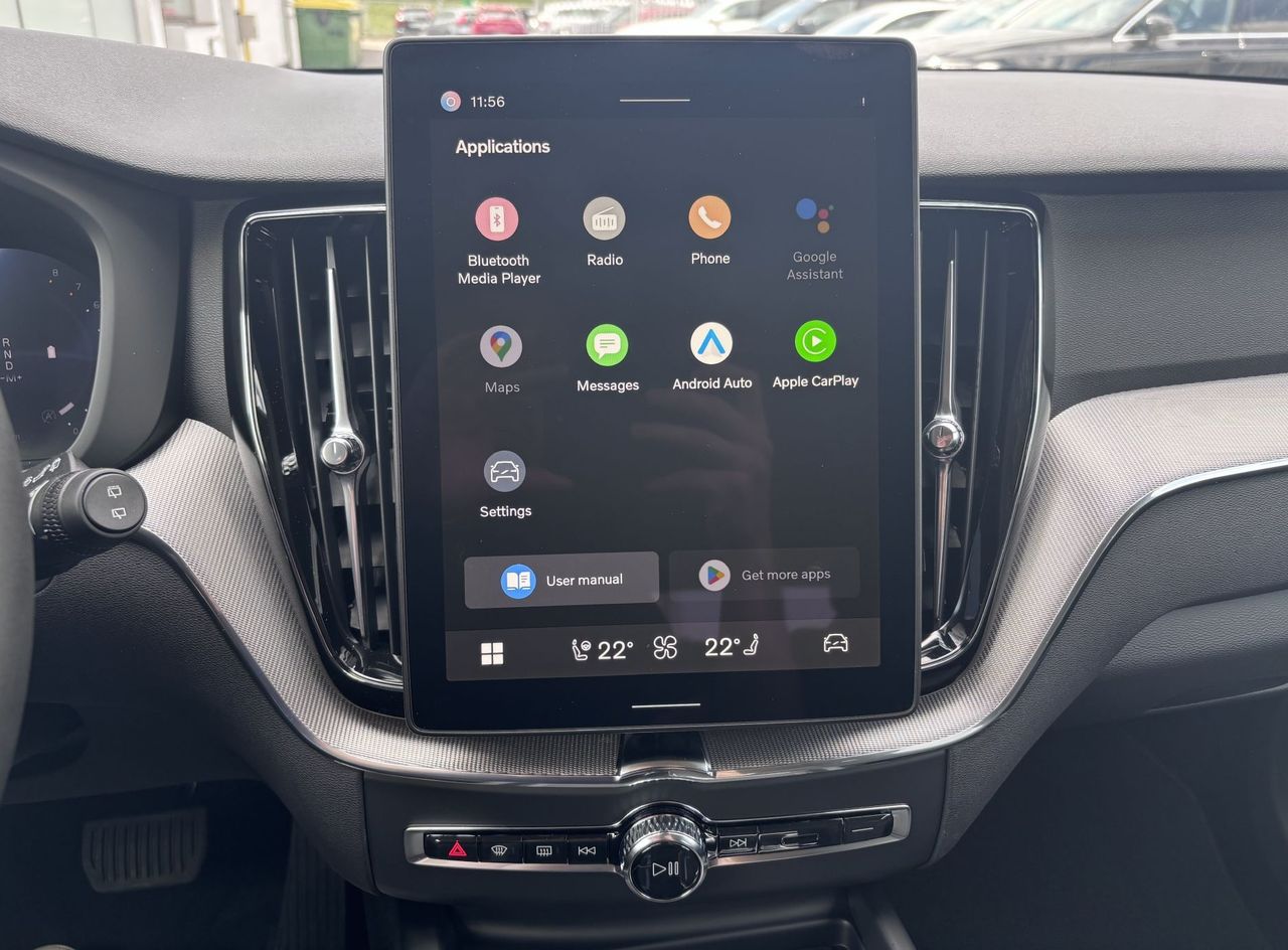 Zunanja slika - Volvo XC60 - B5P  Core AT AWD 3 leta garancije + 3 servisi - 14