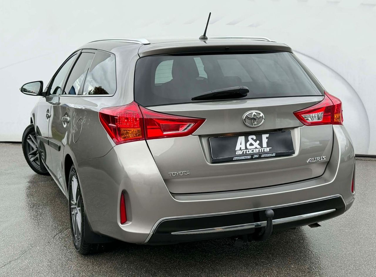 Zunanja slika - Toyota Auris - 1.4 D-PANORAMA-LIZING ZA TUJCE-TEMPOMAT-... - 7