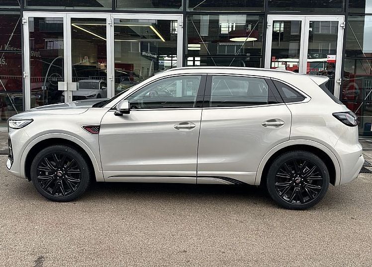 Zunanja slika - Hongqi H5 - 2.0T 4WD LED TITANIUM - NA ZALOGI - 5