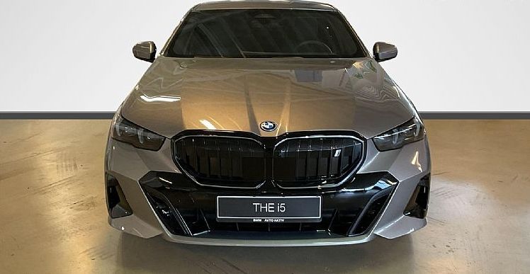 Zunanja slika - BMW i5 - xDrive40  AT - 8