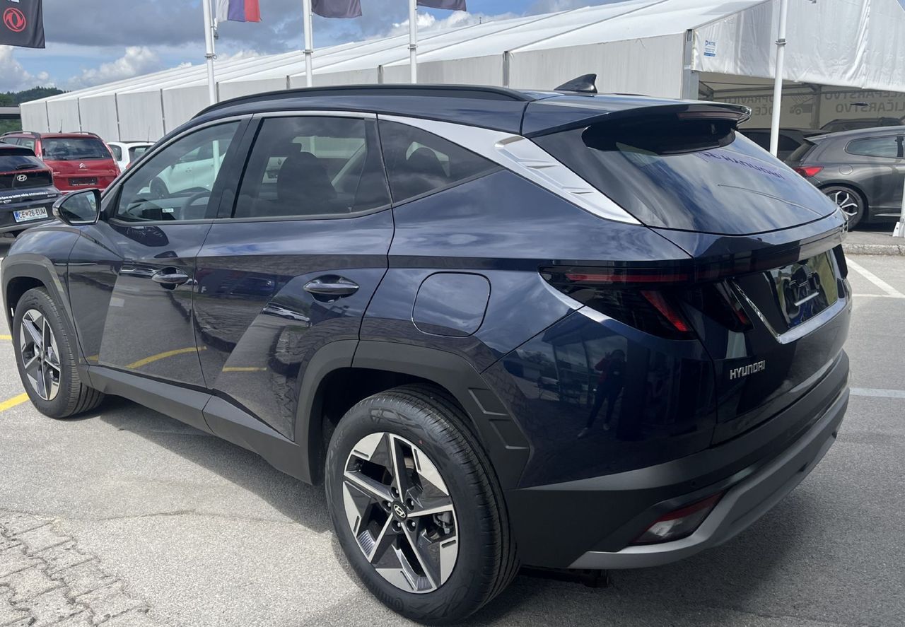 Zunanja slika - Hyundai Tucson - 1.6T T-GDI 150 STYLE. 18 col. WINTER. LED. RADAR - 8