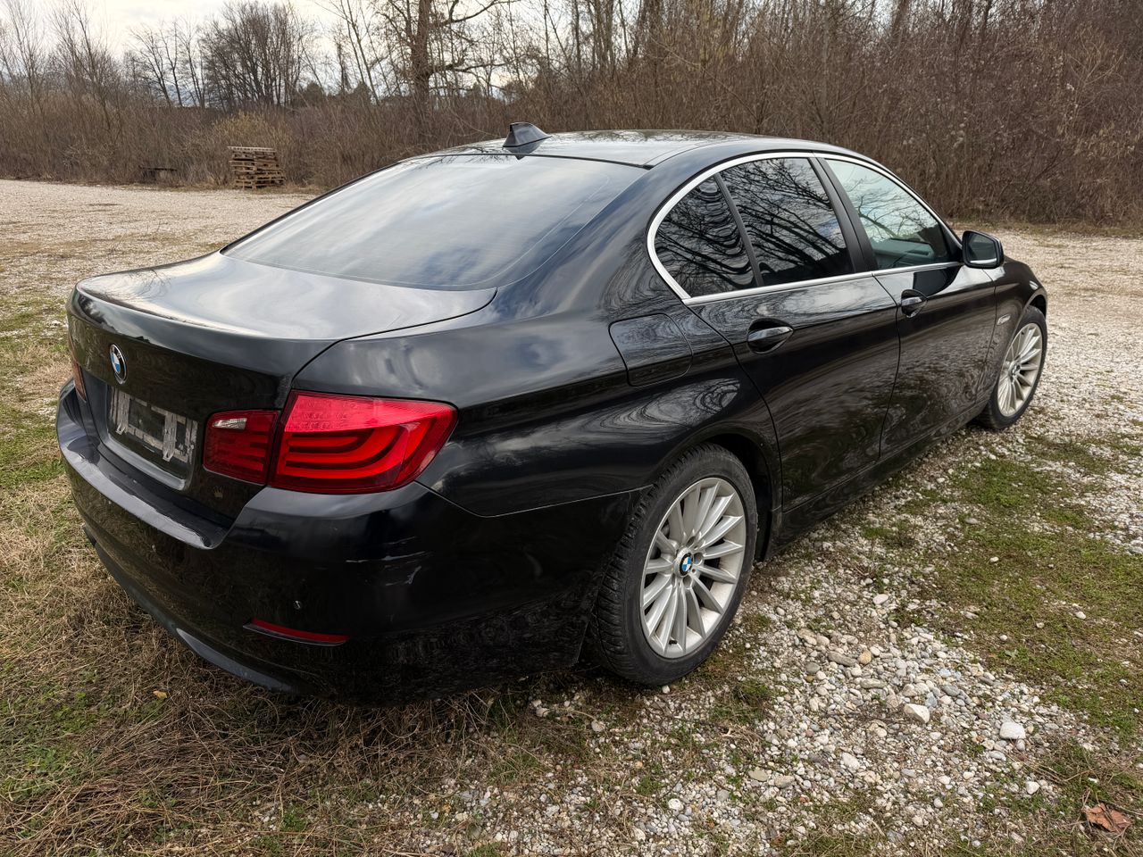 Zunanja slika - BMW Serija 5 - 530d xDrive /OKVARA/ - 2