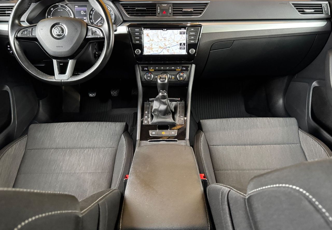 Zunanja slika - Škoda Superb - 2.0 TDI 4X4-MEMORY-GRETJE-Bi XENON - 14