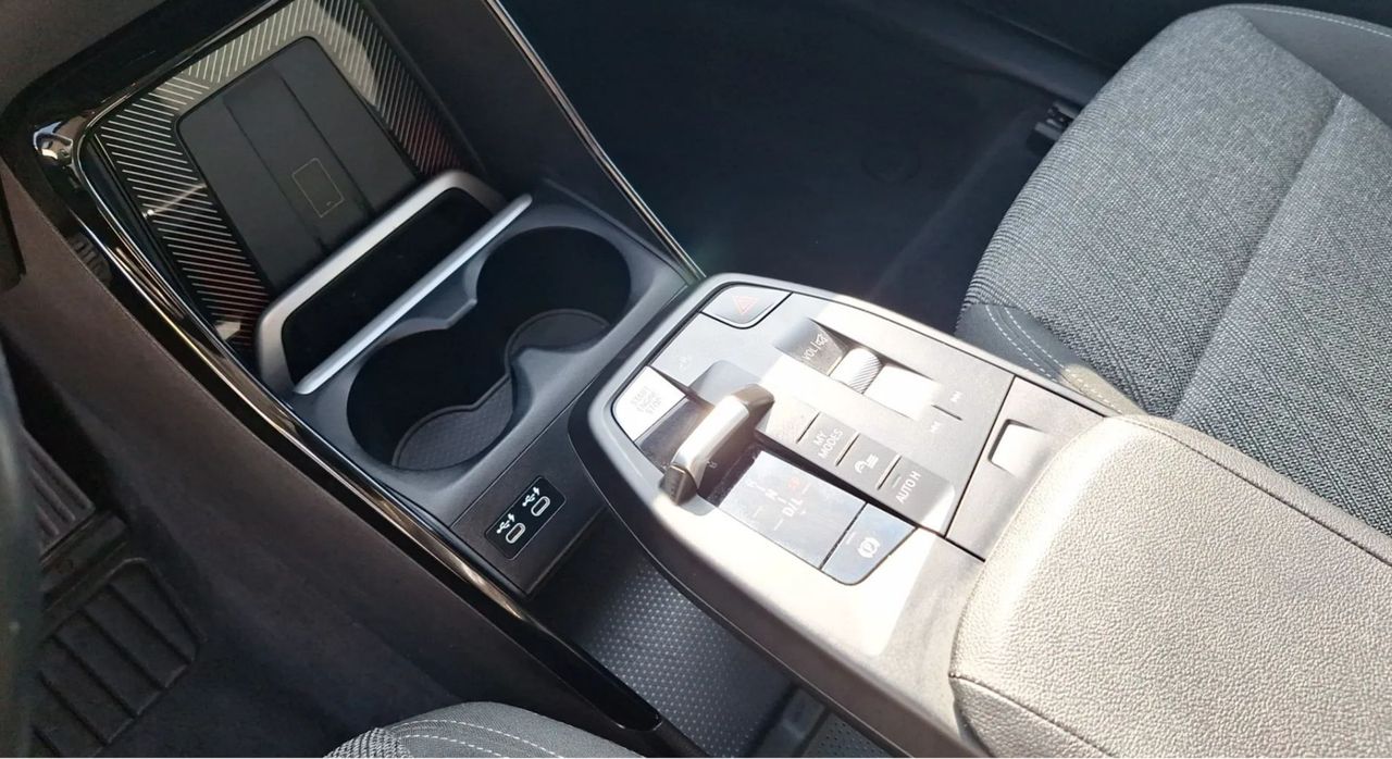 Zunanja slika - BMW X1 - serija :  sDrive18d  AT vl. kljuka, LED - 14