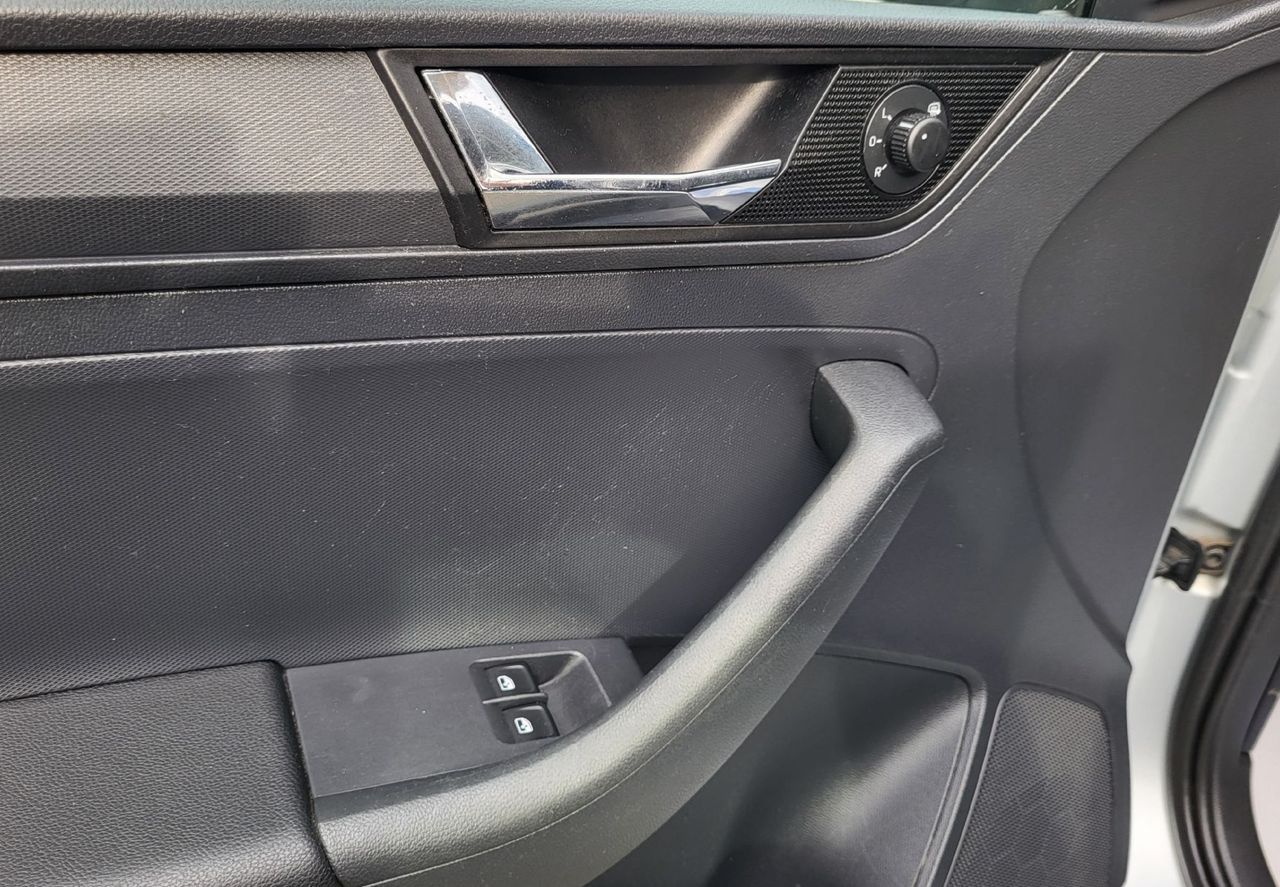 Zunanja slika - Škoda Rapid - 1.0 TSI slo-1last-ac-el.paket-vl.kljuka-Bluetooth - 13