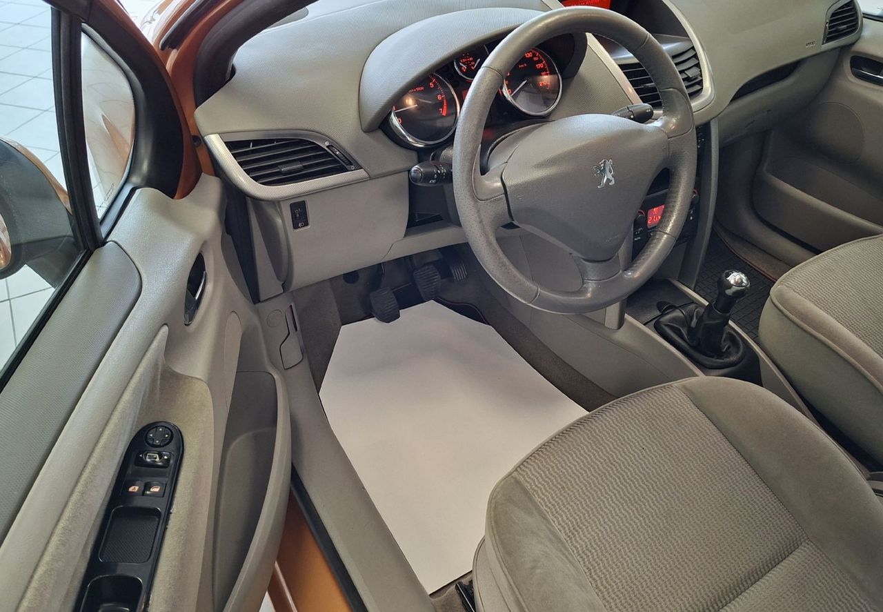Zunanja slika - Peugeot 207 - PREMIUM 1.4 16V-HITRI KREDIT-ODLIČEN- - 6