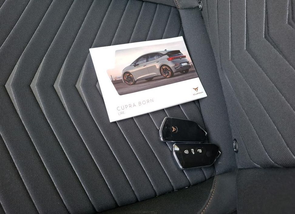 Zunanja slika - Cupra Born - 150kW.TOPLOTNA.KAMERA.NAVI.LED+4GUME. - 5