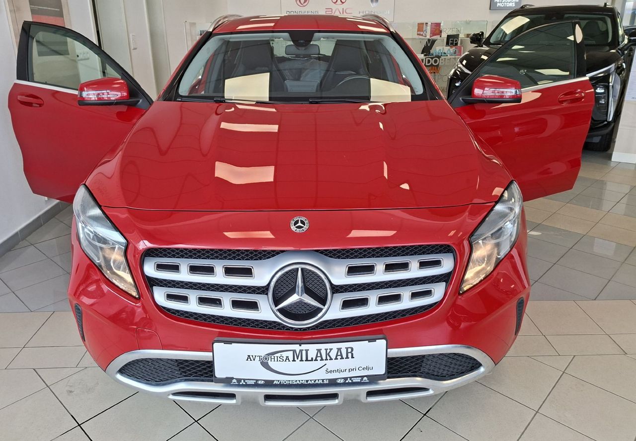 Zunanja slika - Mercedes-Benz GLA-Razred - GLA 180 URBAN - 6