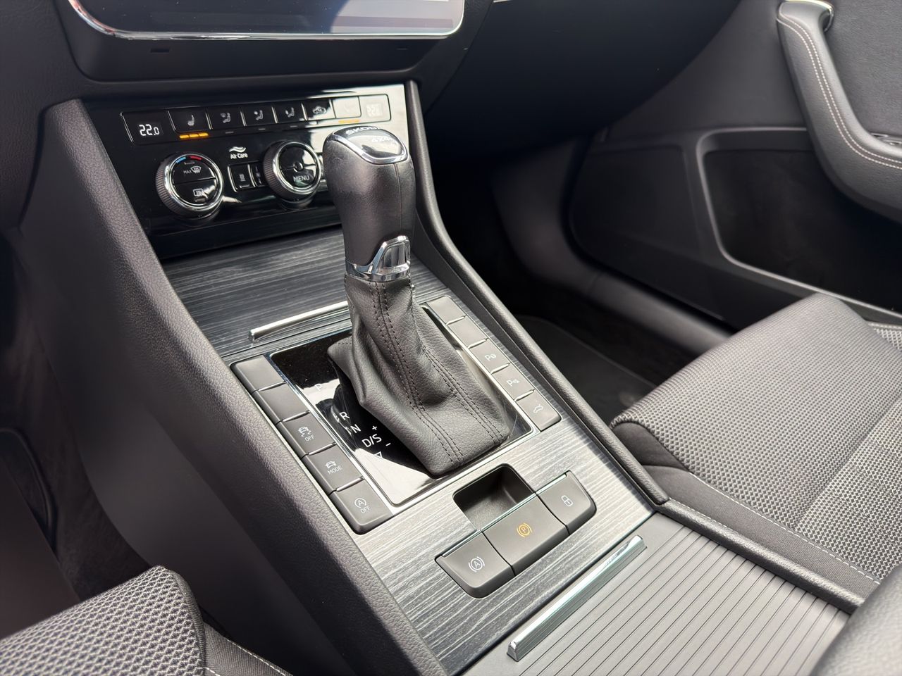 Zunanja slika - Škoda Superb - Combi 4x4 2,0 TDI DSG - 1