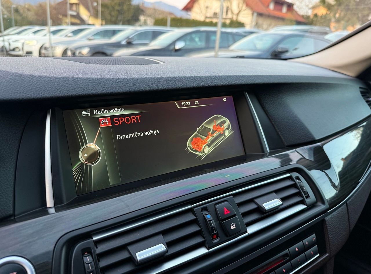 Zunanja slika - BMW Serija 5 - Touring: 520d xDrive AUT. LuxuryLiNE LED XENON USNJE ALU - 20