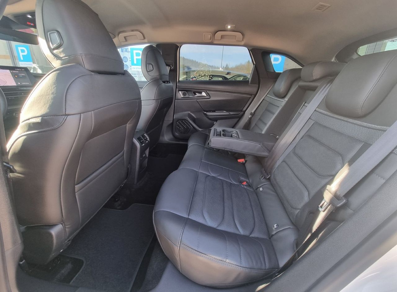 Zunanja slika - Citroën C5 X - 1.6 PHEV 225 SHINE PACK+POTRJENA SERVISNA+MALO KM - 9