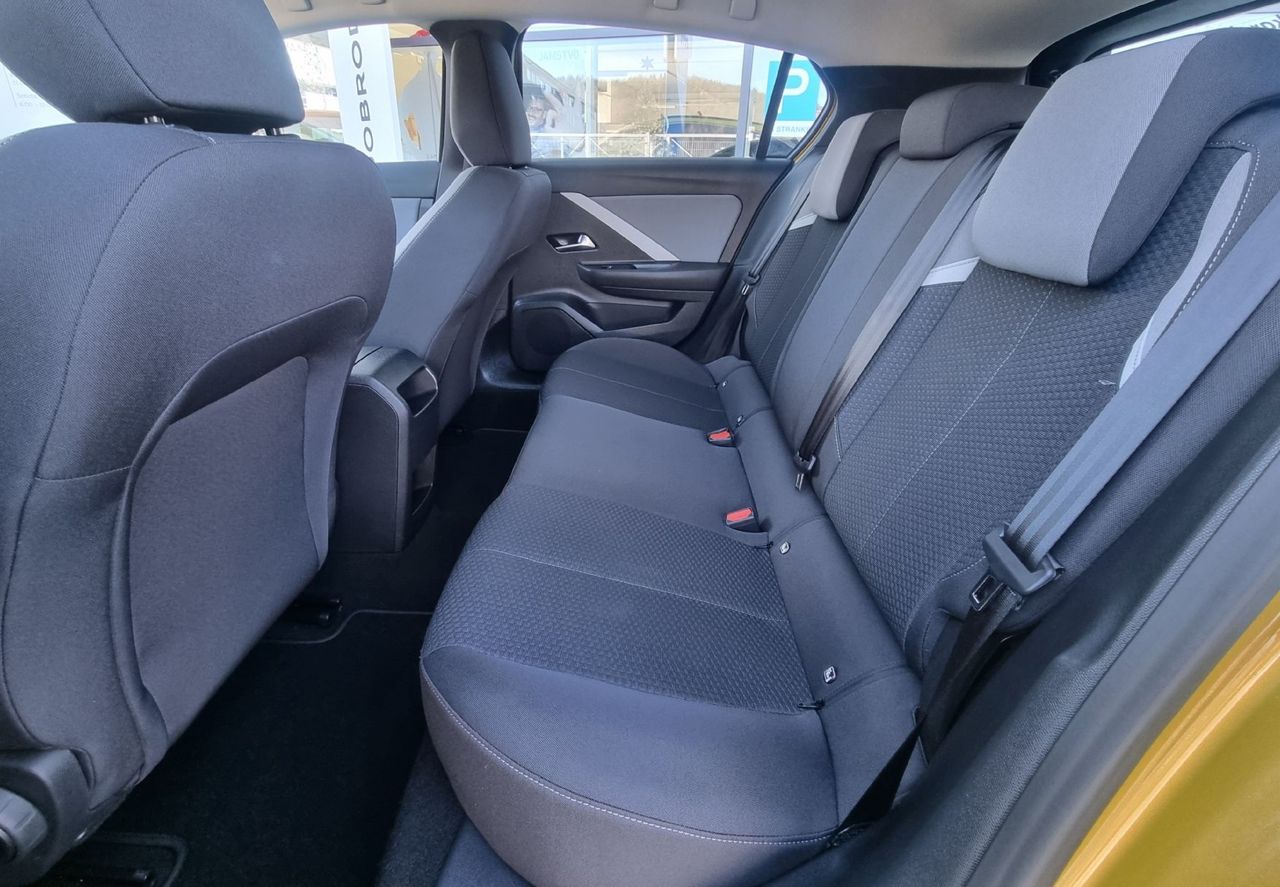 Zunanja slika - Opel Astra - 1.2 TURBO 96KW - ODLIČNO OHRANJENO-POTRJENA KNJIGA - 9