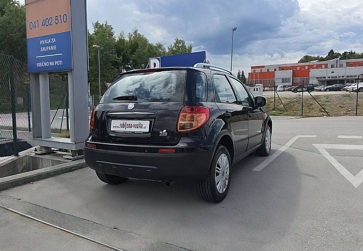 Zunanja slika - Fiat Sedici - 2.0 Multijet 16v Dynamic 4x4 ZELO LEP BREZ RJE... - 6