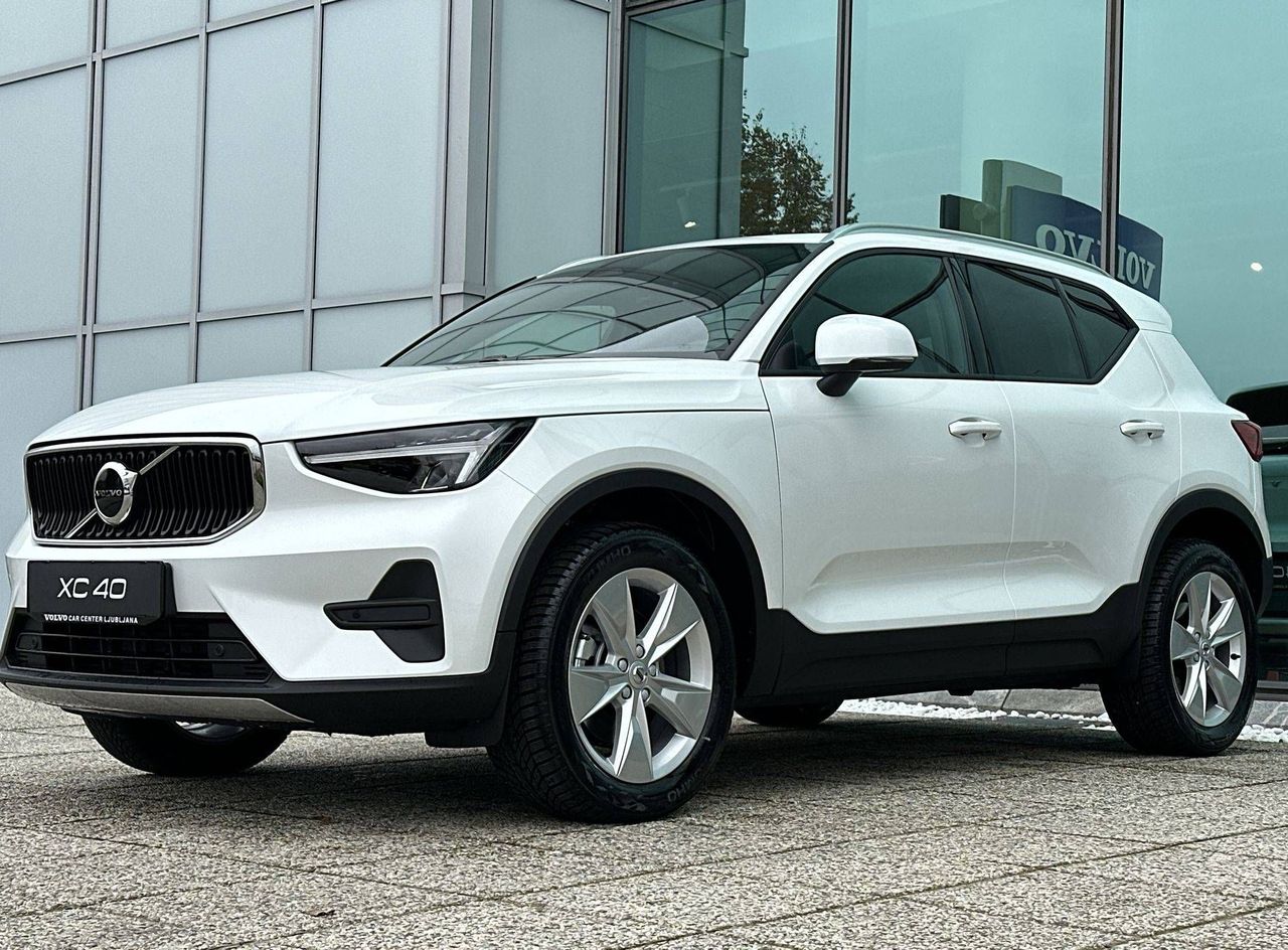 Zunanja slika - Volvo XC40 - B3 P Core AT DCT - 1