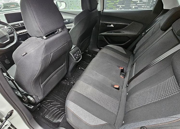 Zunanja slika - Peugeot 3008 - 1.5 HDI- Allure- S S- ACC- ODLIČEN- Kredit brez po - 4