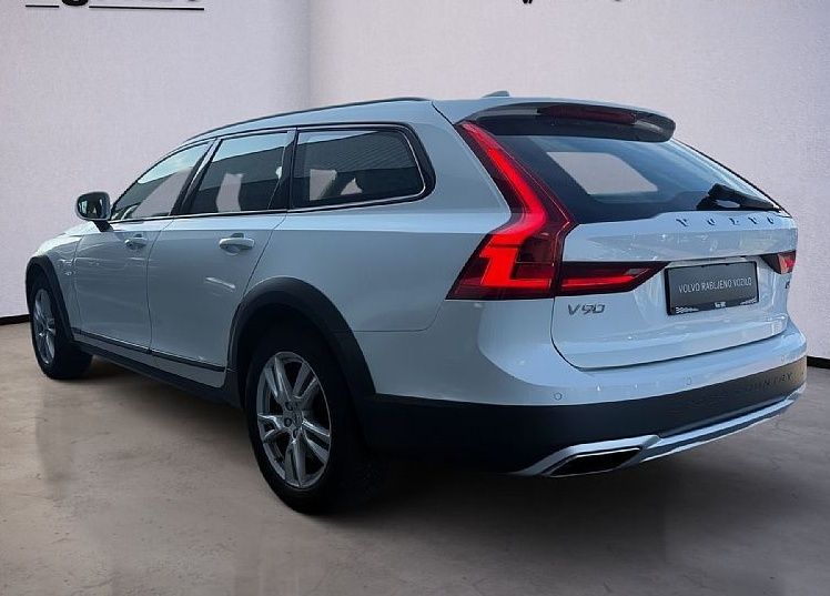 Zunanja slika - Volvo V90 Cross Country - D4 AWD AUT Edition Pro NAVI KLJUKA KAMERA - 4