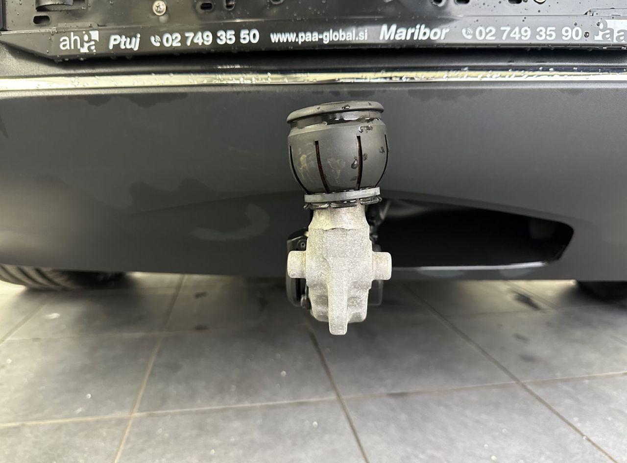 Zunanja slika - Mercedes-Benz EQC - 400 4MATIC AMG.NEMŠKI+4ALU.KAMERA.LED.ACC.USNJE - 15