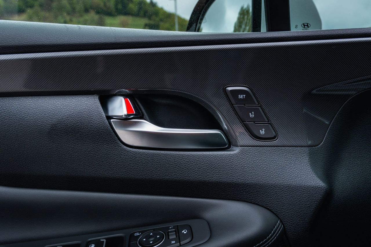 Zunanja slika - Hyundai Santa Fe - 4WD 2.2 CRDi DCT 4WD - 10