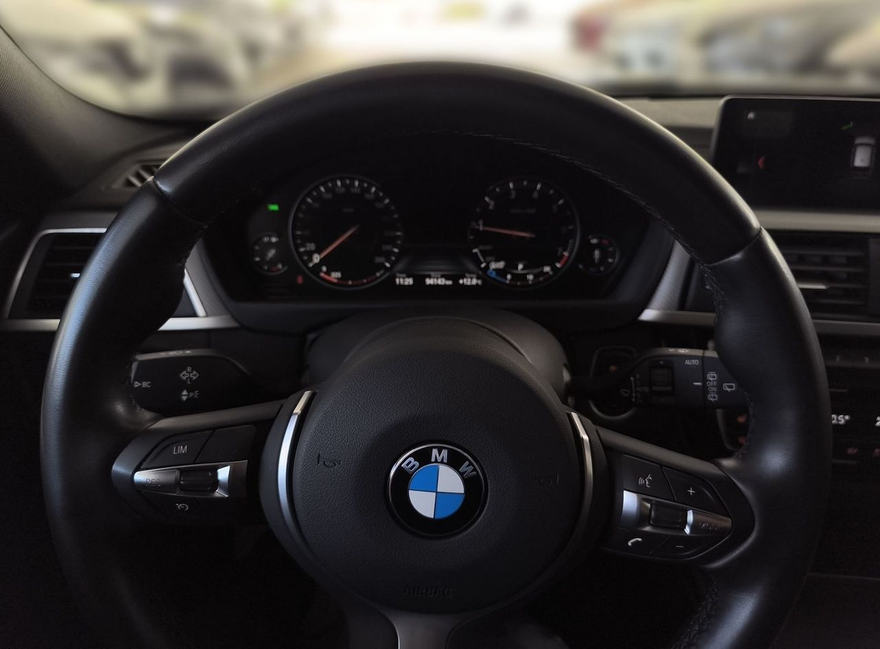 Zunanja slika - BMW Serija 3 - Touring: 318i AVT M SPORT-LED-USNJE-ŠPORTNI SEDEŽI-VIRTU - 11