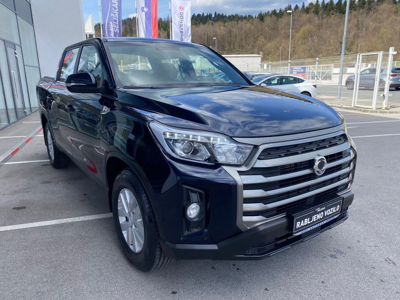 Zunanja slika - SsangYong Musso - 2.2D 4X4 - TOVORNO N1 + AVTOMATIK + VLEČNA KLJUKA - 3