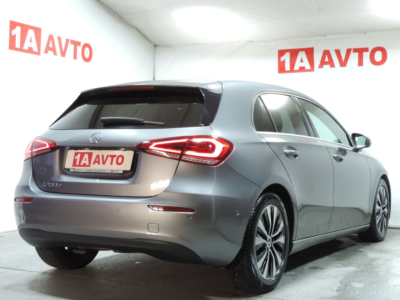 Zunanja slika - Mercedes-Benz A-Razred - A 200 d 8G-DCT LED-KAMERA-USNJE…. - 5