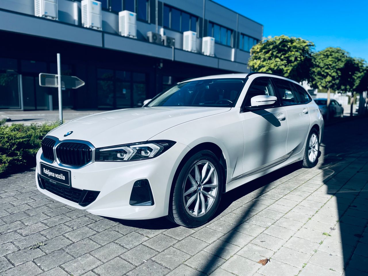 Zunanja slika - BMW Serija 1 - Serija 3 318i  AT - 3