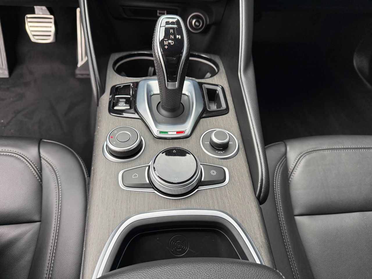 Zunanja slika - Alfa Romeo Giulia - 2.0 Turbo 280 Q4 Ti  - AVTOMATIK - SAMO 18.000KM - 13