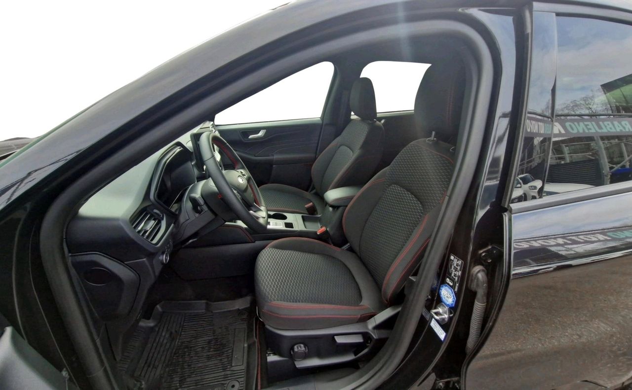 Notranja slika - Ford Kuga - ST-LINE 1.5 EcoBoost 137kW A8-SLO-NAVI-ZIM.PAK. - 12