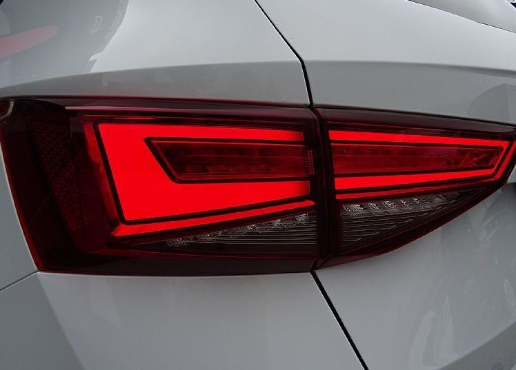 Zunanja slika - Seat Ateca - 1.5 TSI 150 KM STYLE EDITION - VLEČNA KLJUKA - - 19