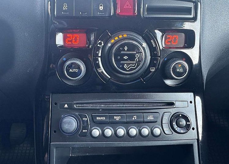 Zunanja slika - Citroën C3 Picasso - 1.2i 110ks °OPRAVLJEN VELIK SERVIS°  °1-UPORABNIK° - 10