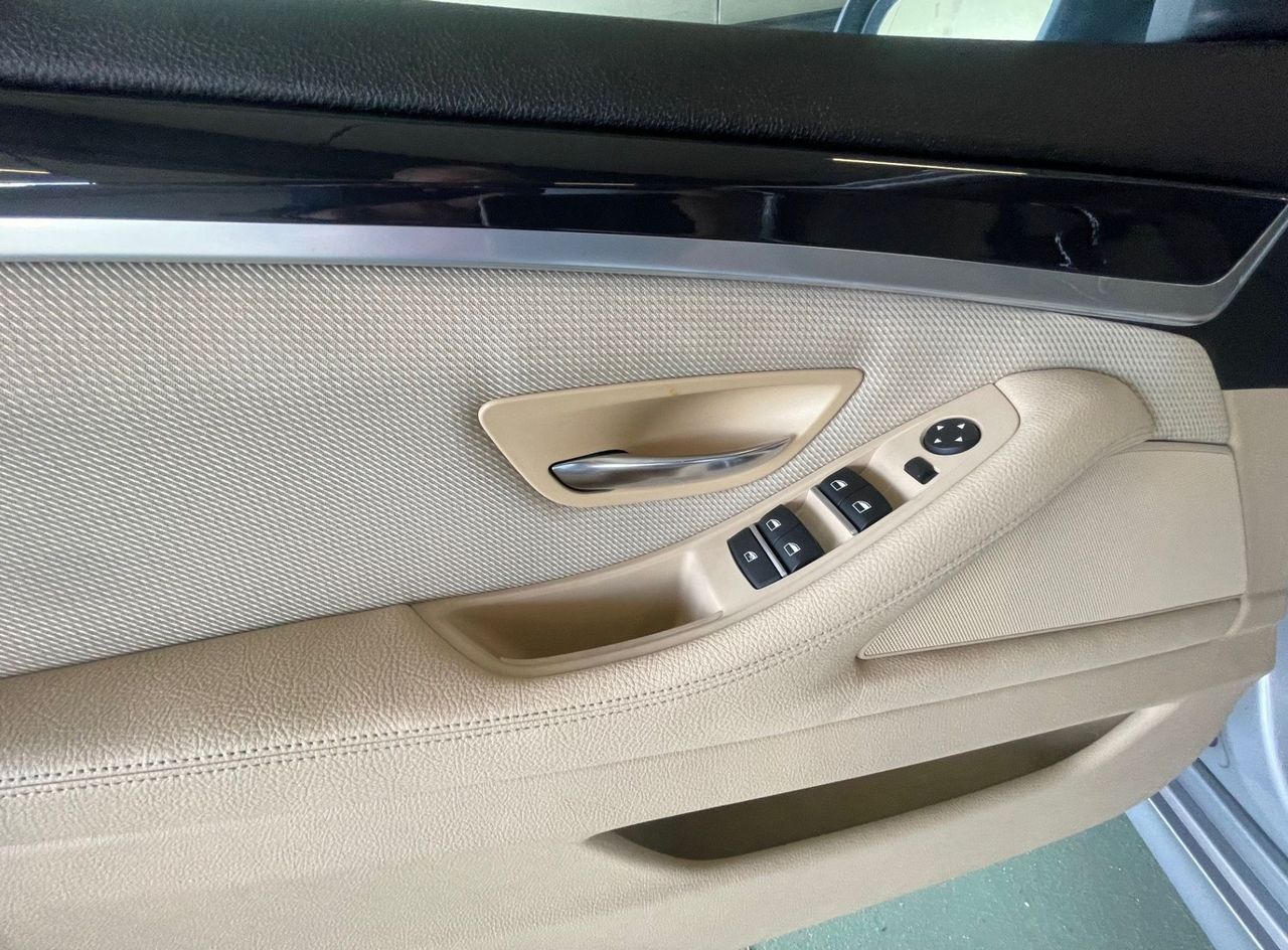 Zunanja slika - BMW Serija 5 - Touring: 520d touring XSENON.NAVI.2XPDC.PANORAMA.TEMPOMA - 14