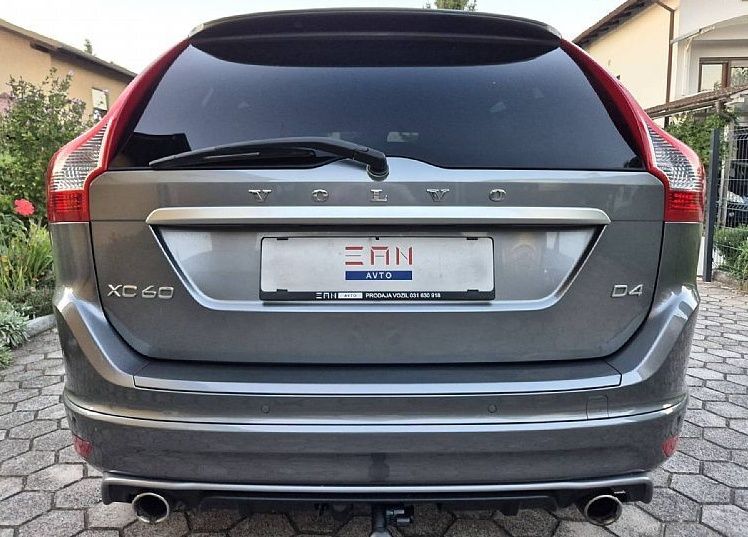 Zunanja slika - Volvo XC60 - D4 R-Design NAVI F1 VL. KLJUKA 1.LETNO JAMSTVO - 6
