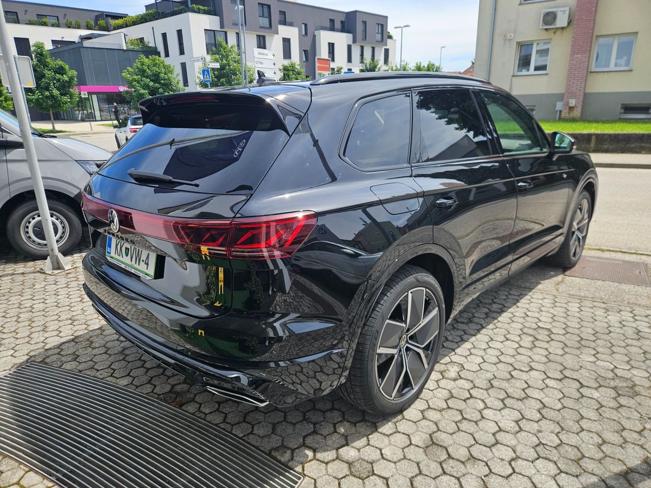 Zunanja slika - VW Touareg - 4motion V6 TDI BMT R-Line Final Edition - 3