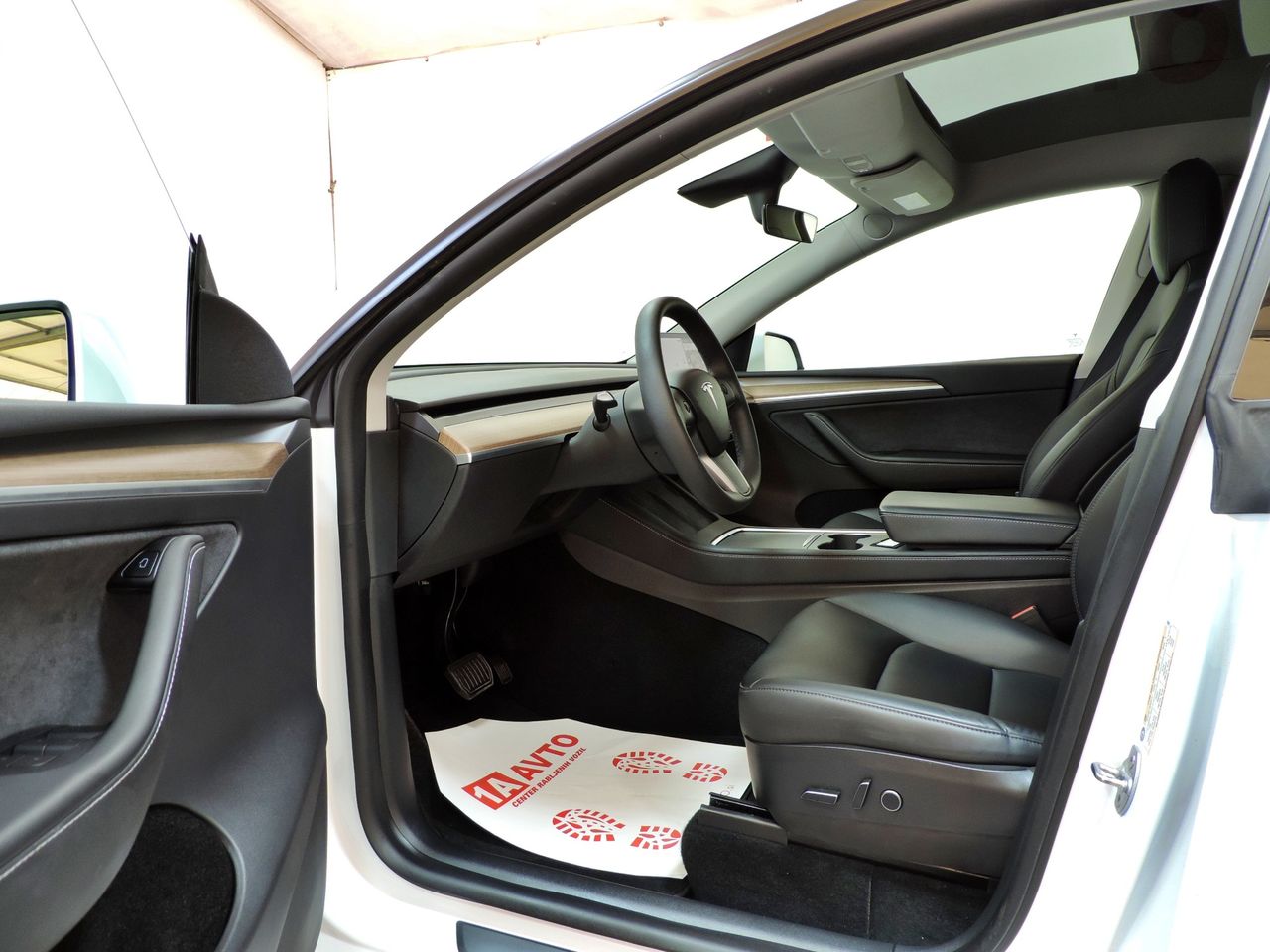 Zunanja slika - Tesla Model Y - Long Range All-Wheel Drive - 9