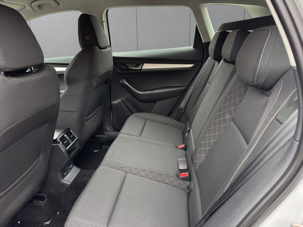 Zunanja slika - Škoda Karoq - 4x4 2,0 TDI DSG - 7