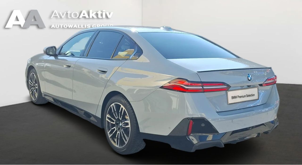 Zunanja slika - BMW Serija 5 - : 520i  AT  M-Sport. iconic glow. HUD. adaptive LED - 3